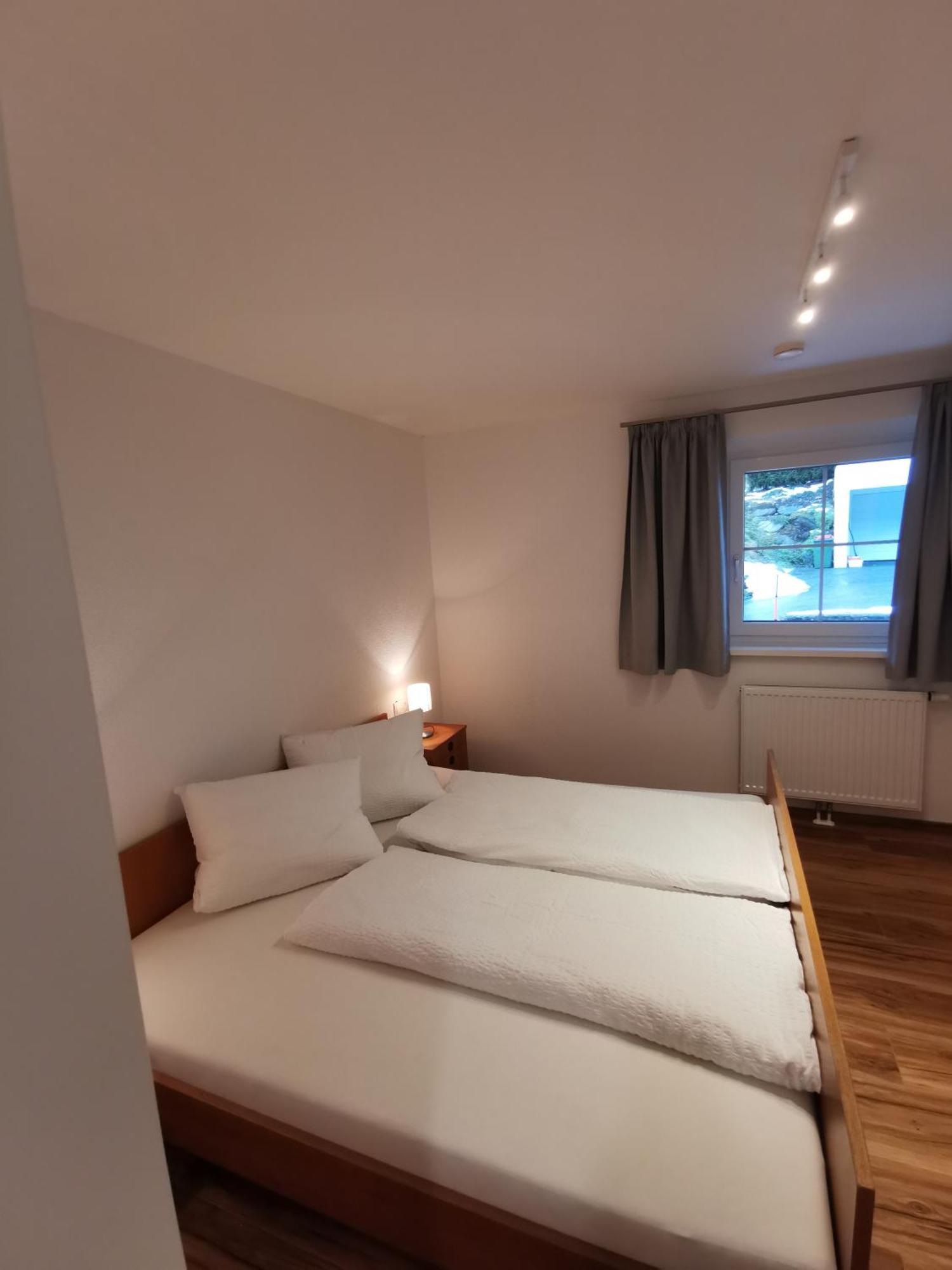 Apartments Haus Schoen - Preise Inclusive Pitztal Sommer Card Jerzens Quarto foto